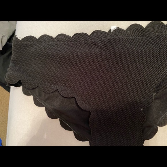 NWOT Black Semi-High Waisted Bikini Bottoms - Picture 2 of 3